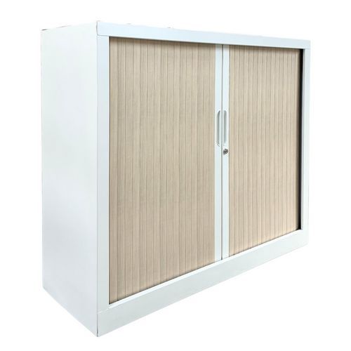 Armoire basse reconditionnée à rideaux bicolore