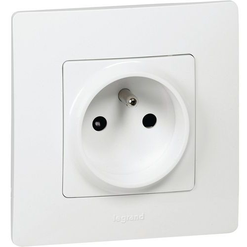 LEGRAND - Prise de courant 16 A avec sytème de protection LEGRAND - Prise de courant 16 A avec sytème de protection