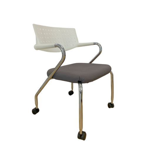 Chaise de bureau reconditionnée - Fauteuil gris avec roulettes - Accoudoirs - Manutan Éco-responsable