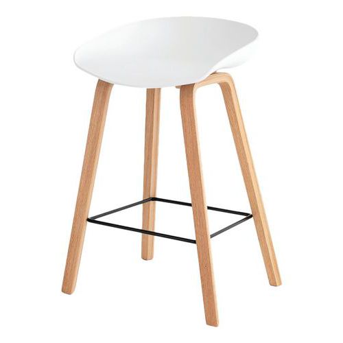 Somcasa - Lot de 2 tabourets mi-haut Ruth - Assise Blanc Polypropylène - Piétement Hêtre - Hauteur Assise 66cm