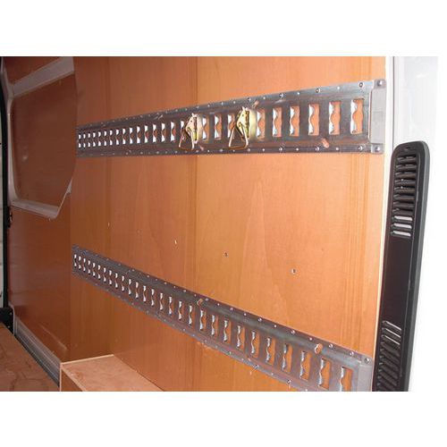 Rail d'arrimage universel - Barre acier 3M - Robuste et pratique pour sécuriser vos charges