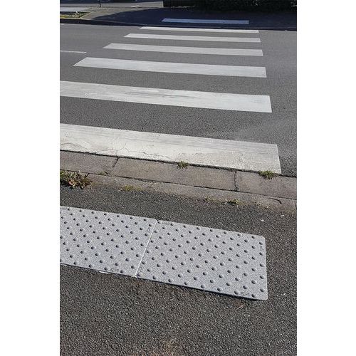 Dalle Podotactile Minérale Avec Adhésif 400 X 600 Mm Gris