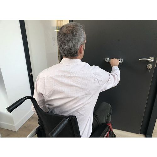 Poignée de tirage porte PMR 15 cm Manutan.fr