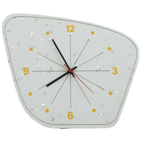 La Grande Horloge Blanc Chiffres Bouton D'or