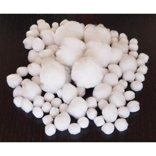 Sachet 100 pompons blancs tailles assorties Ø 10 à 45 mm thumbnail image 1